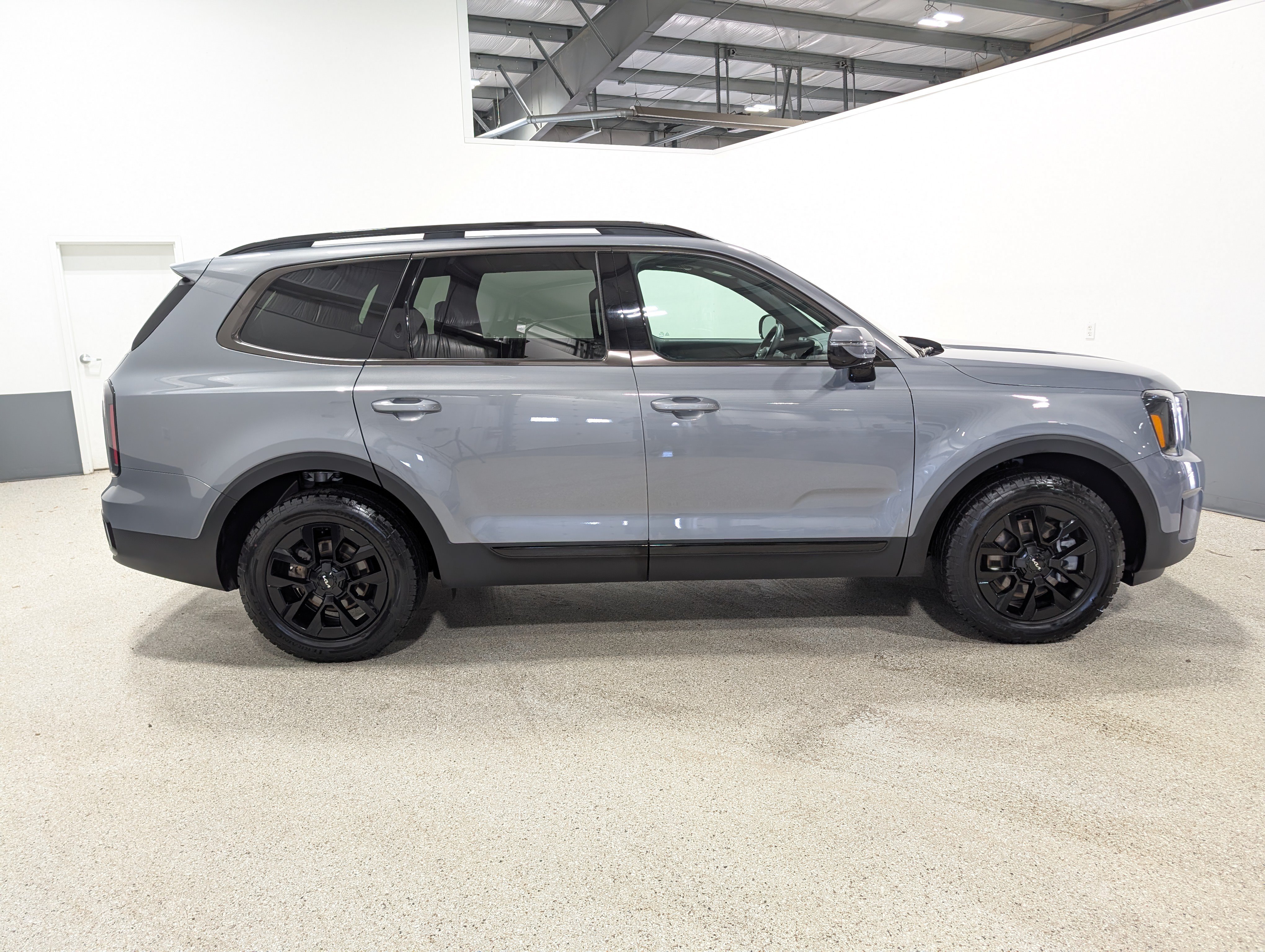Used 2024 Kia Telluride SX X-Pro AWD/4WD image 2