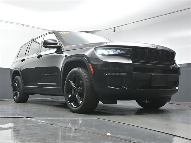 Used 2023 Jeep Grand Cherokee L Limited w/ Black Appearance Package image 34