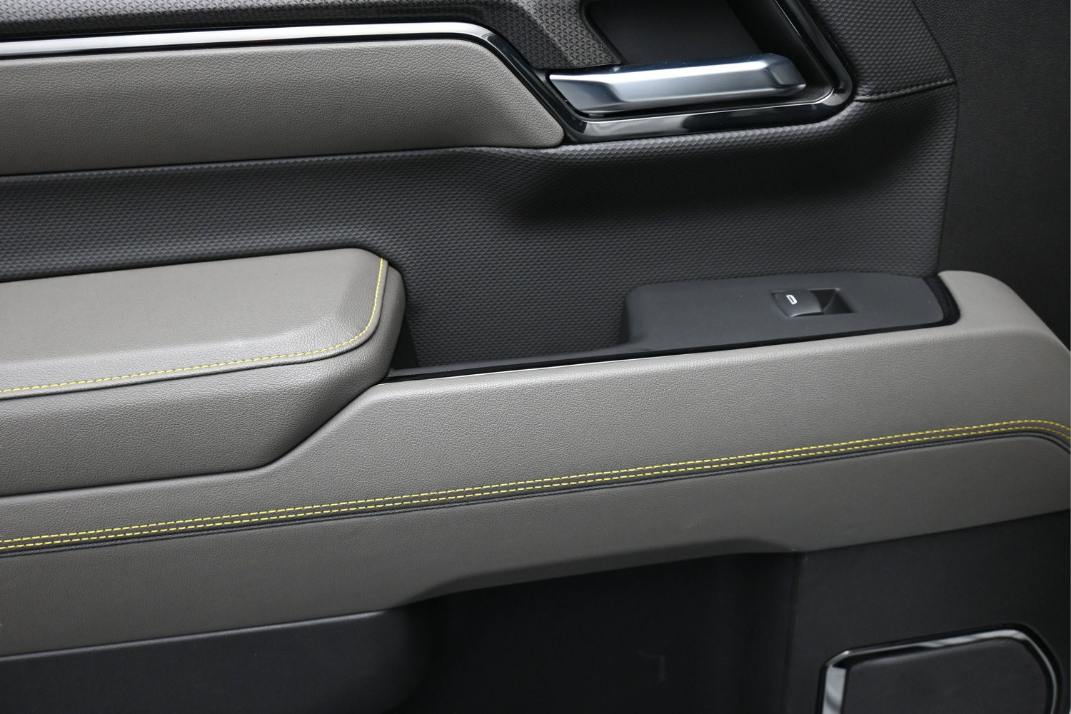 Used 2024 Chevrolet Silverado 1500 ZR2 w/ Technology Package AWD/4WD image 13