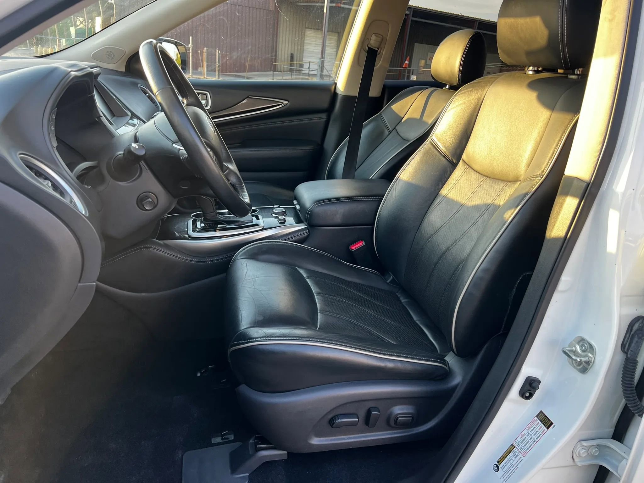 Used 2019 INFINITI QX60 Luxe w/ Essential Package image 10