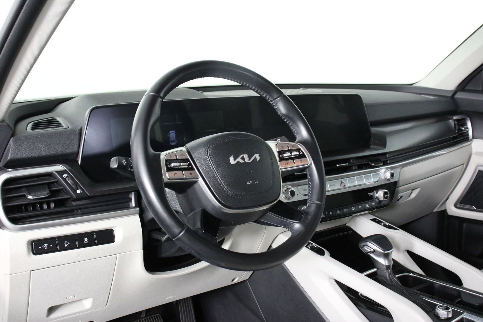 Used 2023 Kia Telluride S image 14