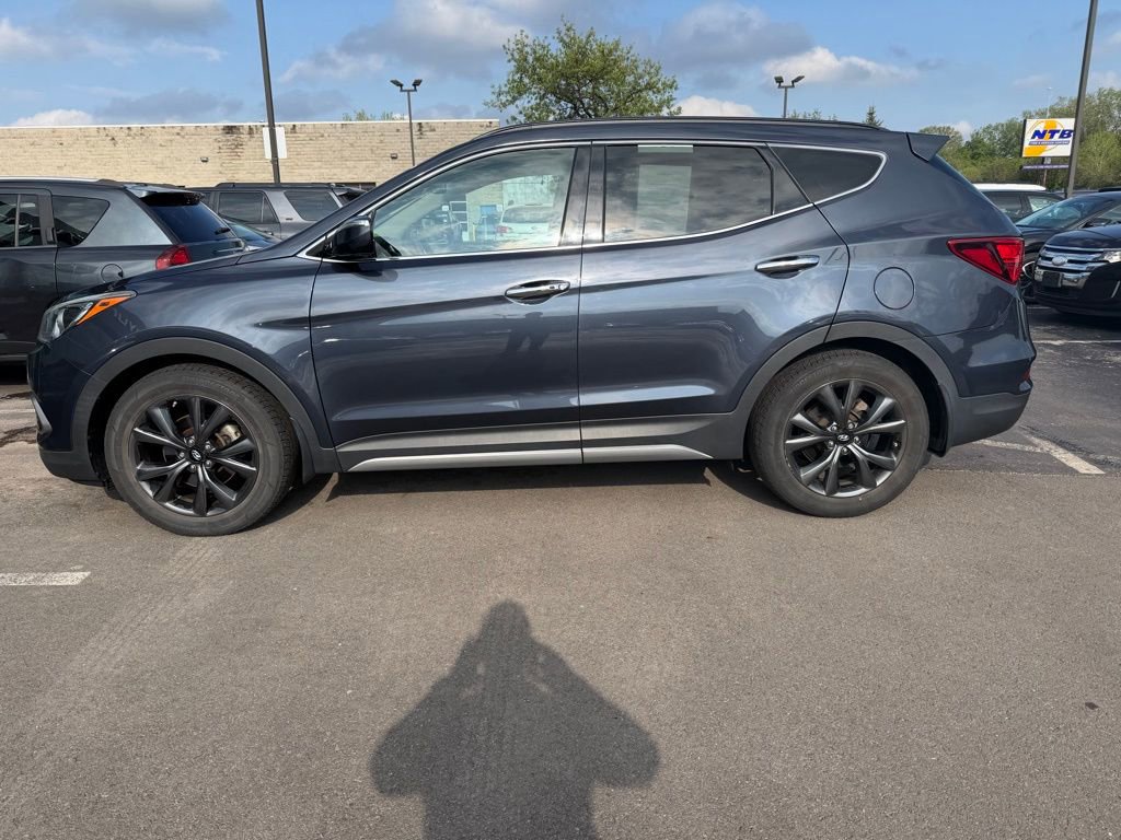 Used 2017 Hyundai Santa Fe Sport AWD/4WD image 1