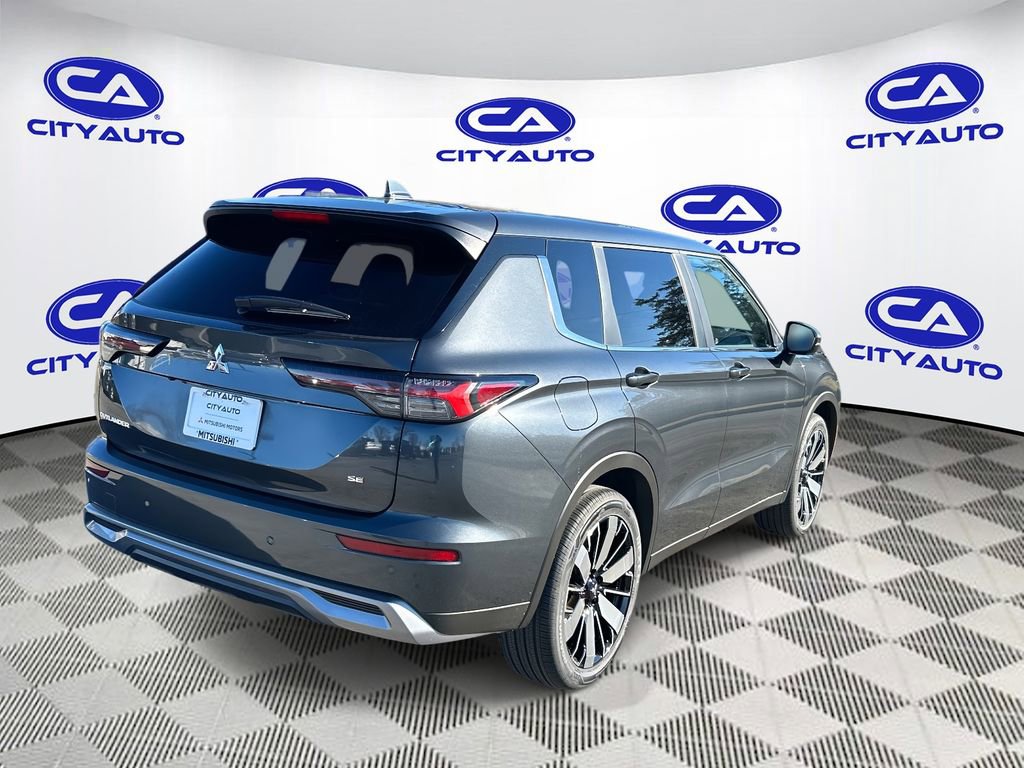 New 2026 Mitsubishi Outlander SE FWD image 3