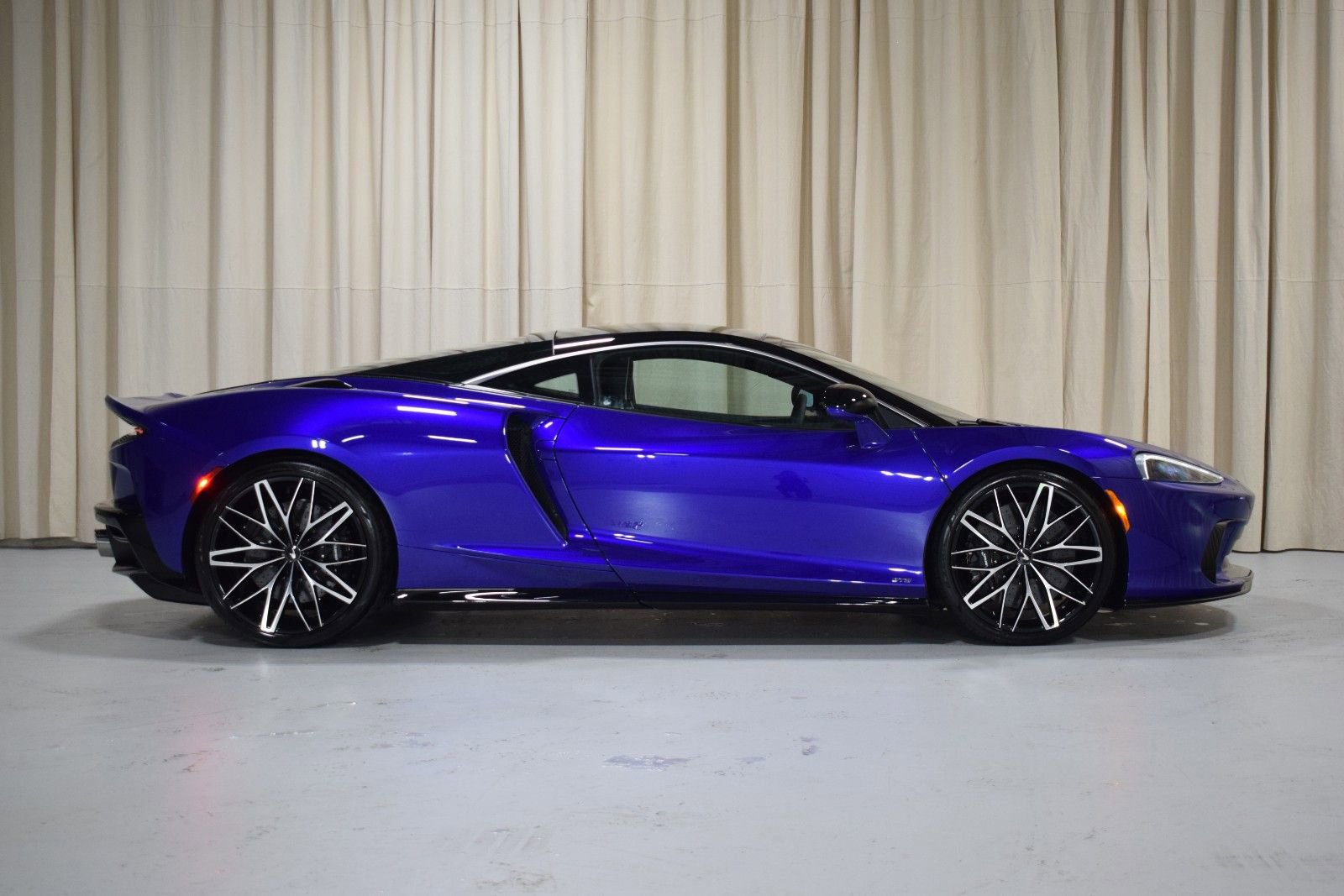 New 2025 McLaren GTS image 12