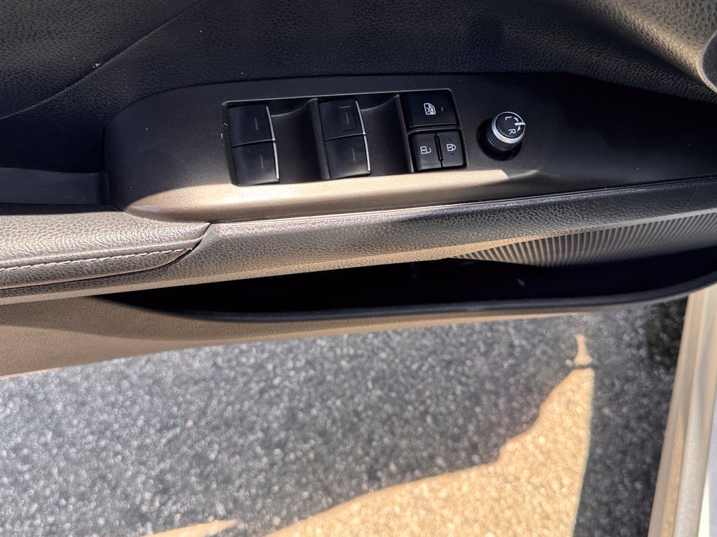 Used 2023 Toyota Camry XSE FWD image 16