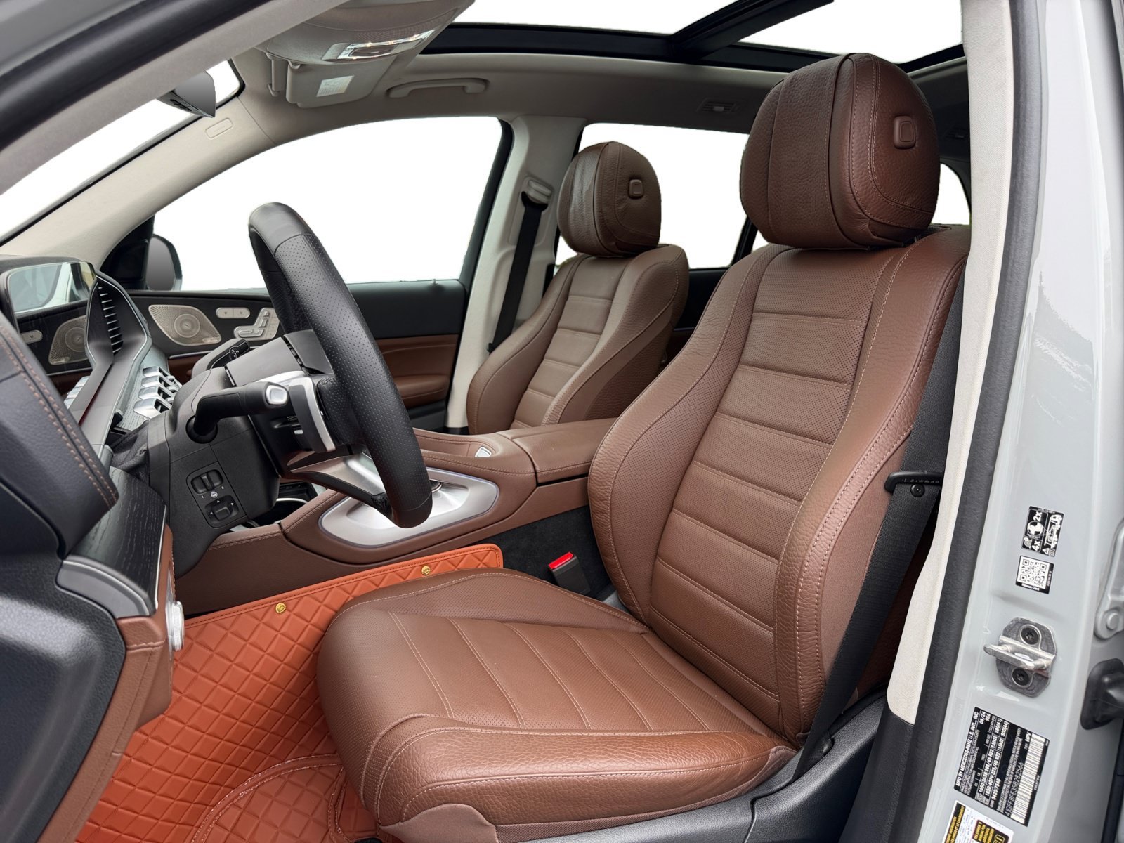Used 2025 Mercedes-Benz GLS 580 4MATIC image 10