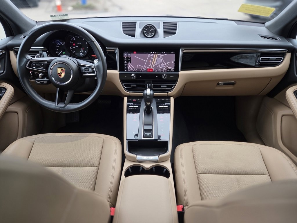 Used 2023 Porsche Macan AWD image 12