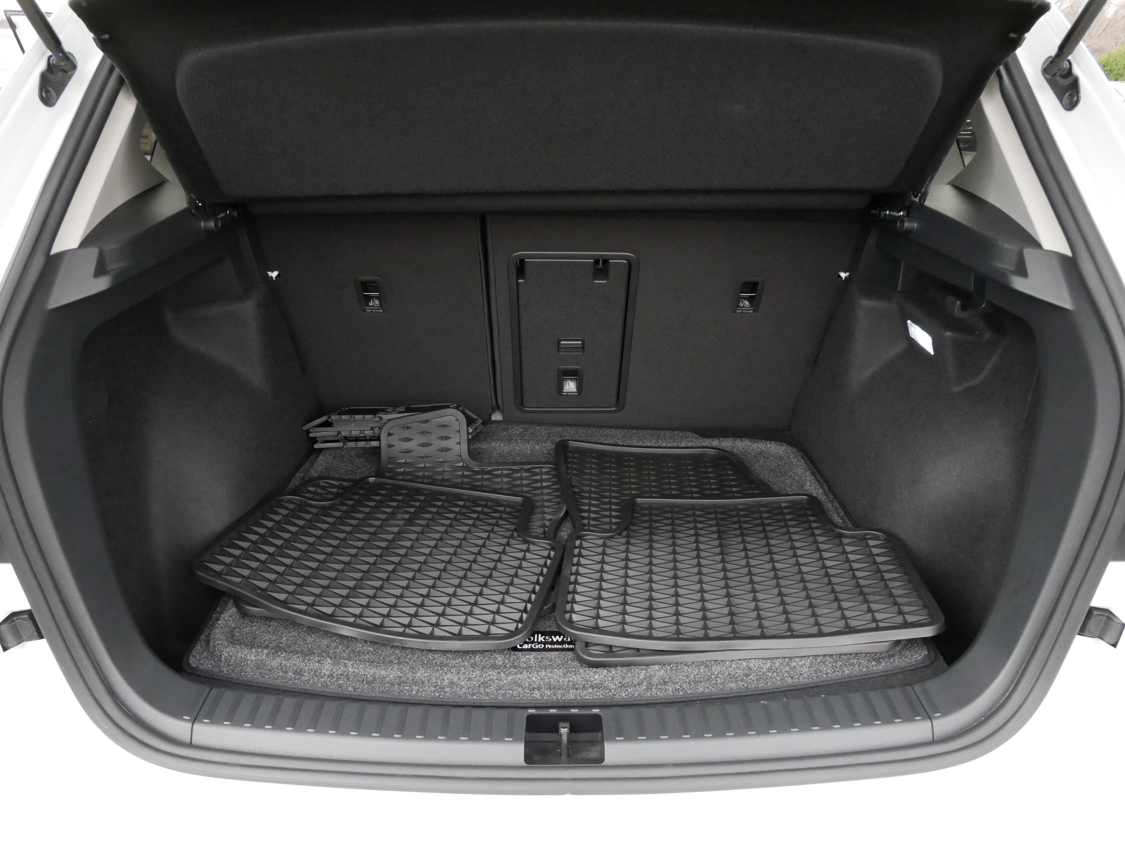 Certified 2025 Volkswagen Taos SEL AWD/4WD image 18