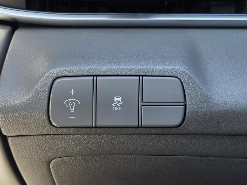 Used 2024 Hyundai Elantra SEL FWD image 15