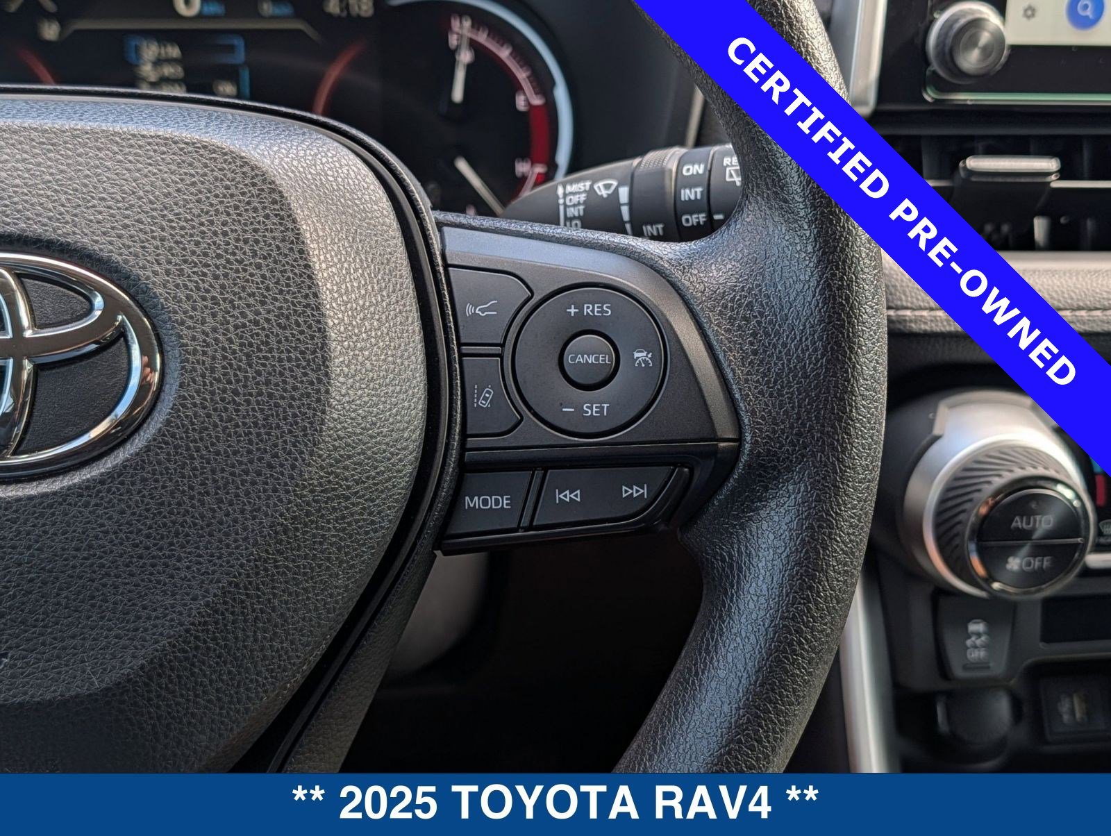 Used 2025 Toyota RAV4 XLE image 25