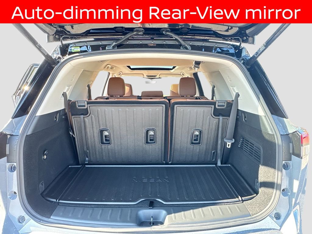 Used 2025 Nissan Pathfinder Platinum w/ Cargo Package image 26