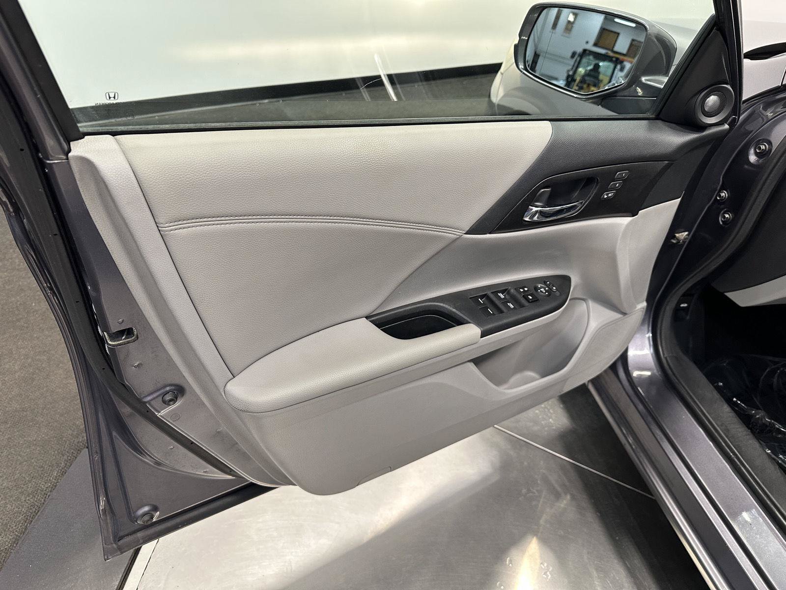 Used 2013 Honda Accord EX-L image 10