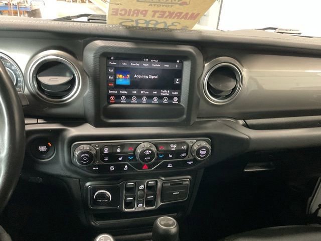Used 2021 Jeep Wrangler Unlimited Sahara w/ Cold Weather Group AWD/4WD image 16