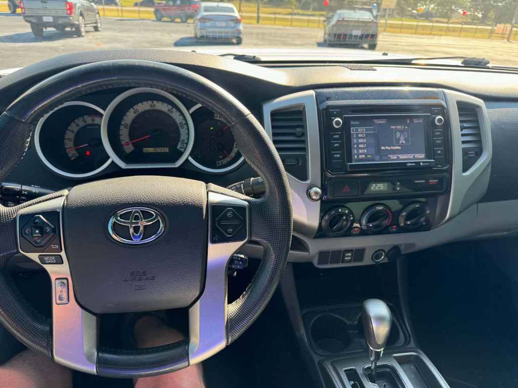Used 2014 Toyota Tacoma PreRunner w/ TRD Off-Road Package RWD image 13