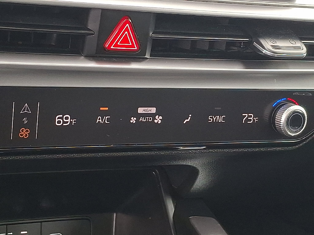 Used 2025 Kia Sorento S w/ Panoramic Sunroof Package AWD/4WD image 22