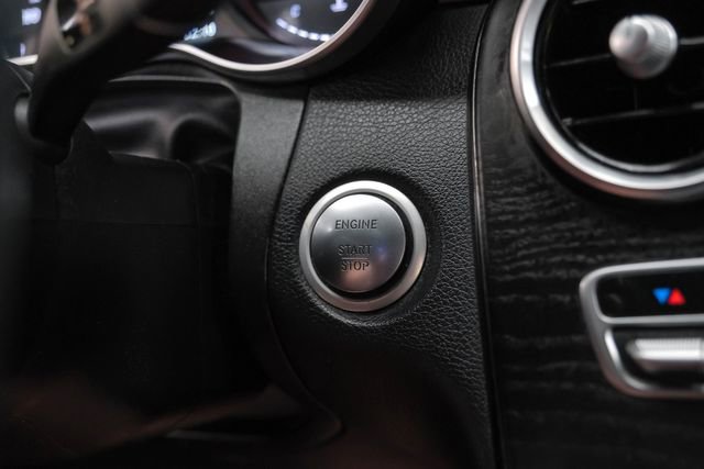 Used 2019 Mercedes-Benz GLC 300 w/ Premium Package image 21