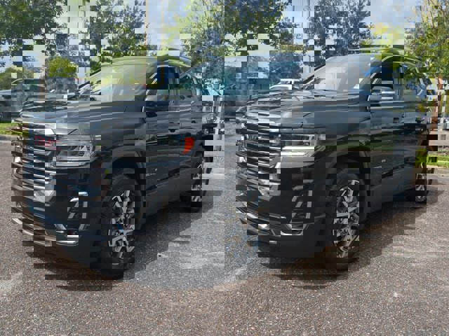 Used 2023 GMC Acadia SLT image 8