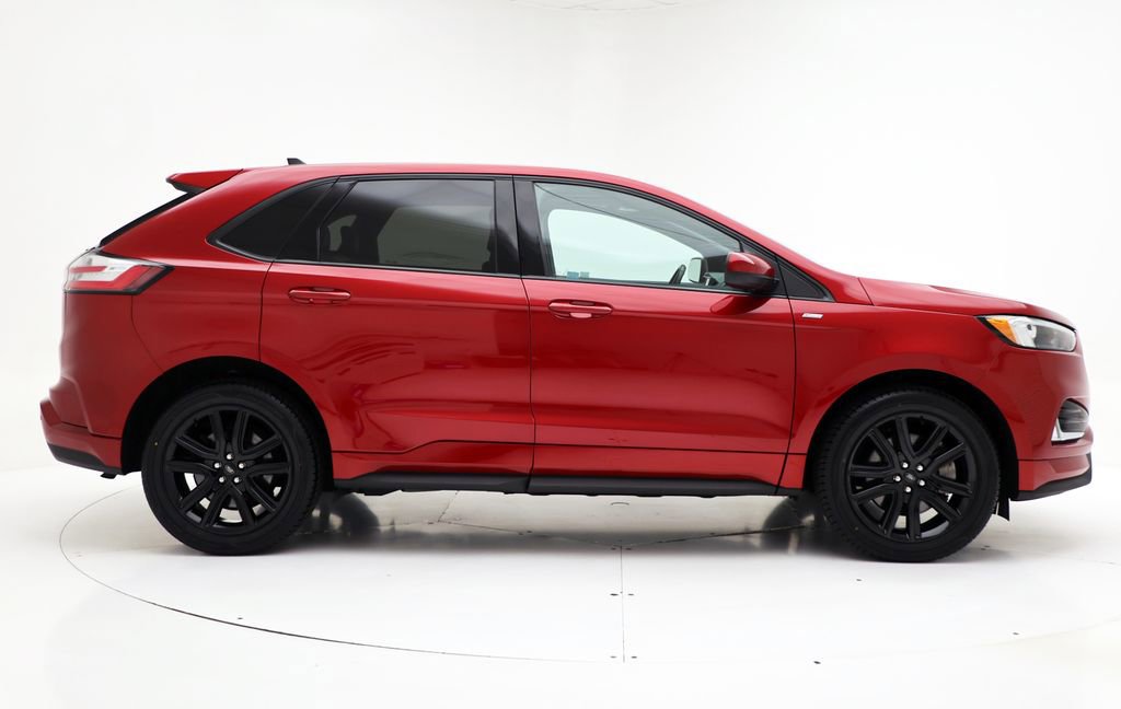 Used 2022 Ford Edge ST-Line AWD/4WD image 3