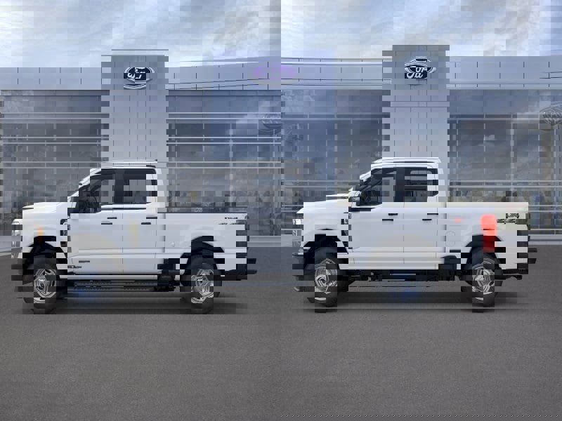 Used 2025 Ford F350 XL image 3