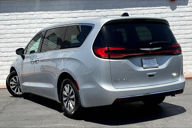 New 2023 Chrysler Pacifica Touring-L image 2