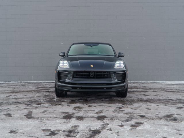 Certified 2025 Porsche Macan image 10