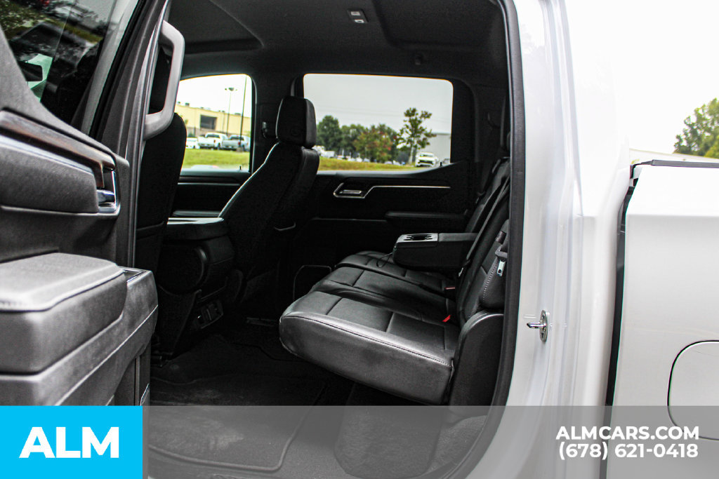 Used 2025 GMC Sierra 1500 SLT RWD image 17