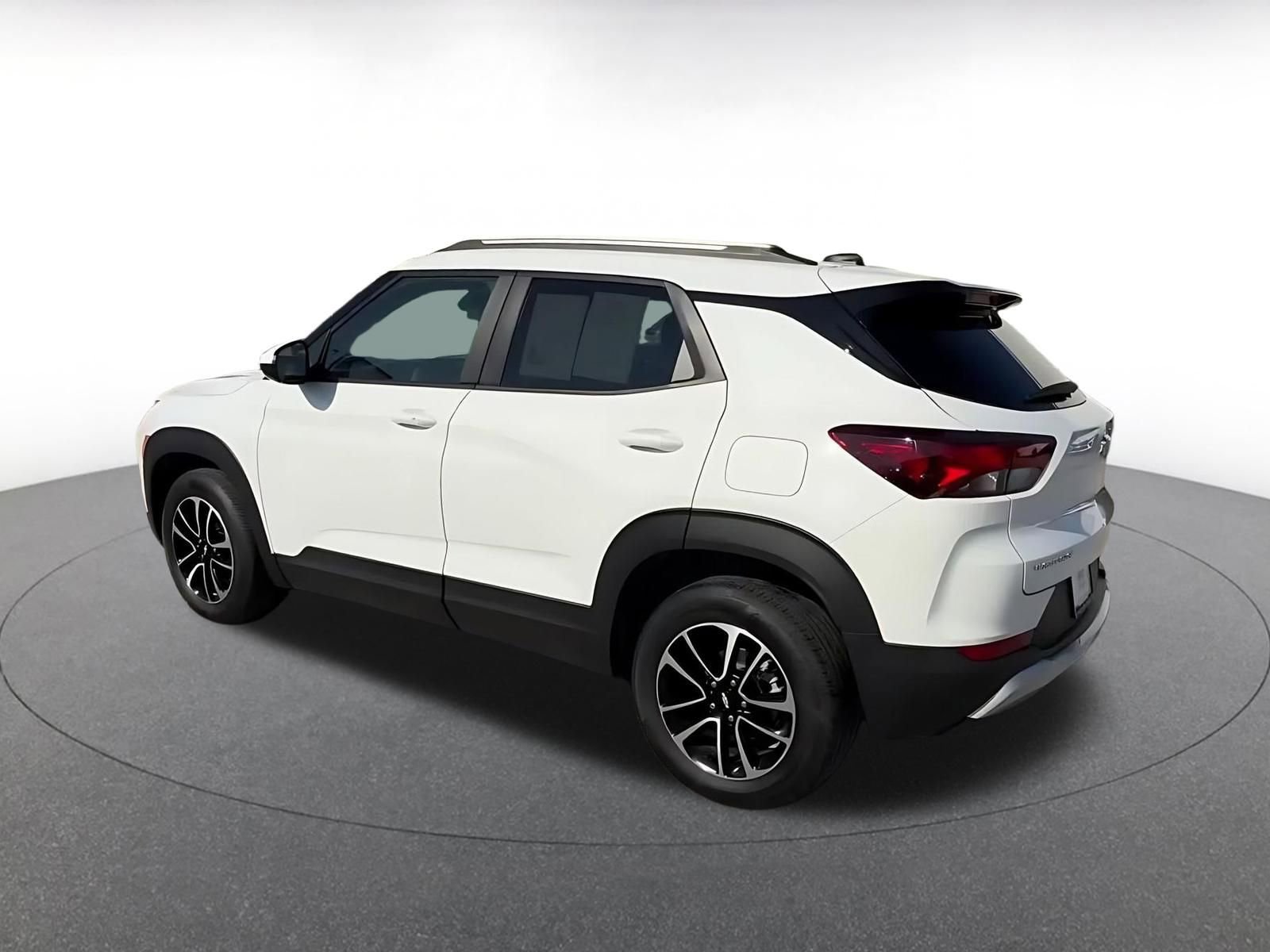 Used 2025 Chevrolet TrailBlazer LT image 9