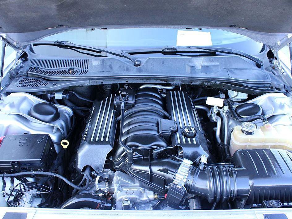 Used 2018 Dodge Challenger R/T Scat Pack w/ Dynamics Package RWD image 17