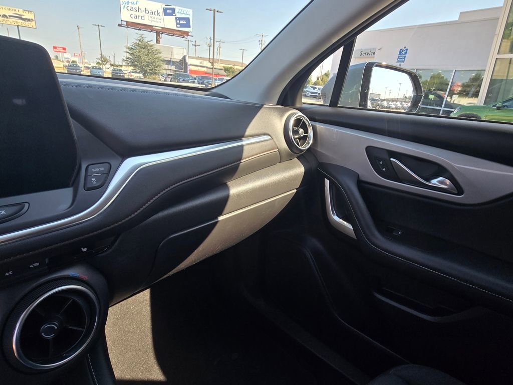 Used 2024 Chevrolet Blazer LT image 15