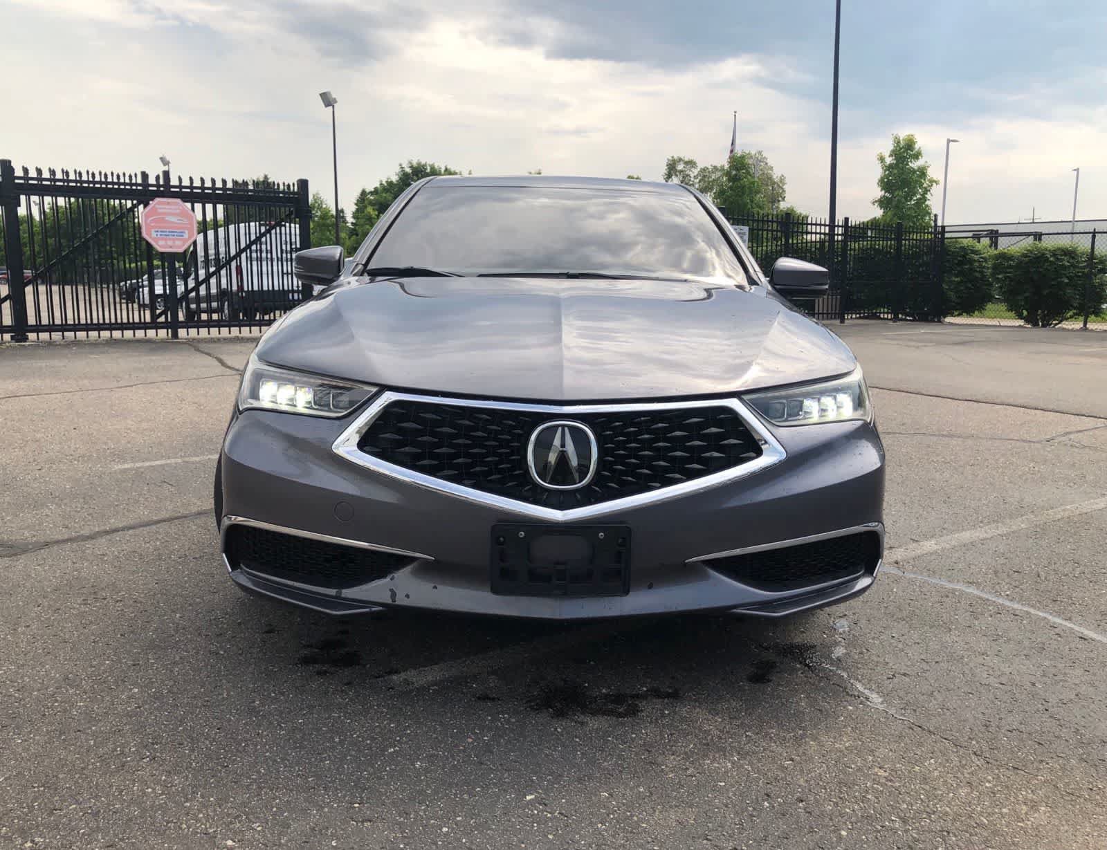 Used 2019 Acura TLX V6 SH-AWD image 2
