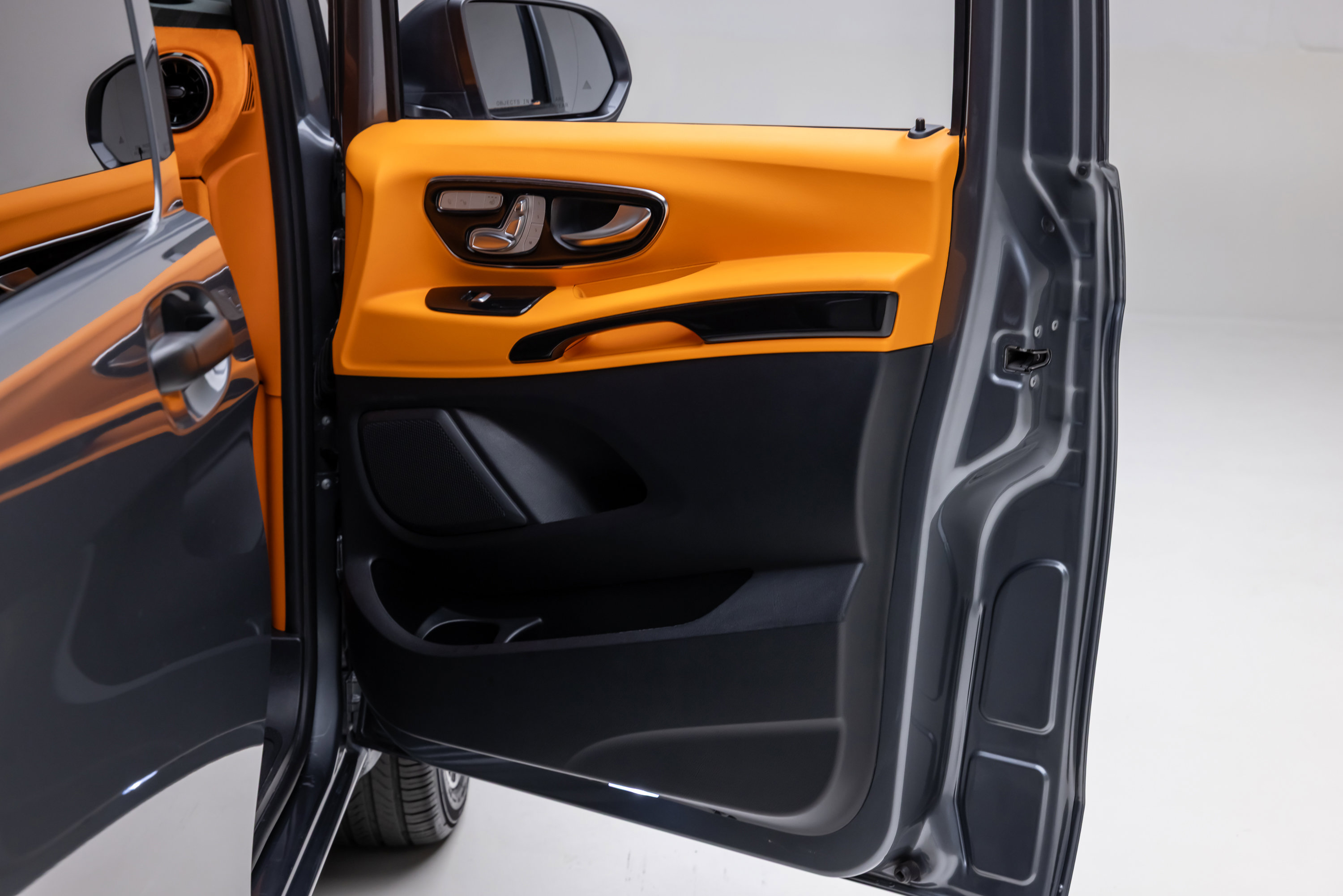 Used 2022 Mercedes-Benz Metris Passenger image 96