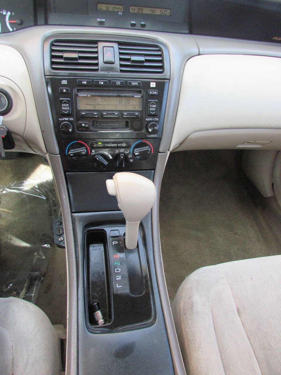 Used 2001 Toyota Avalon XLS FWD image 25