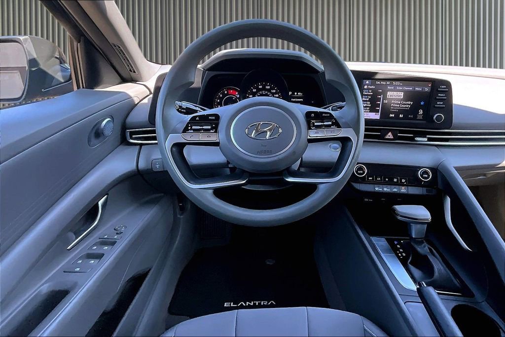 Used 2023 Hyundai Elantra SEL FWD image 6