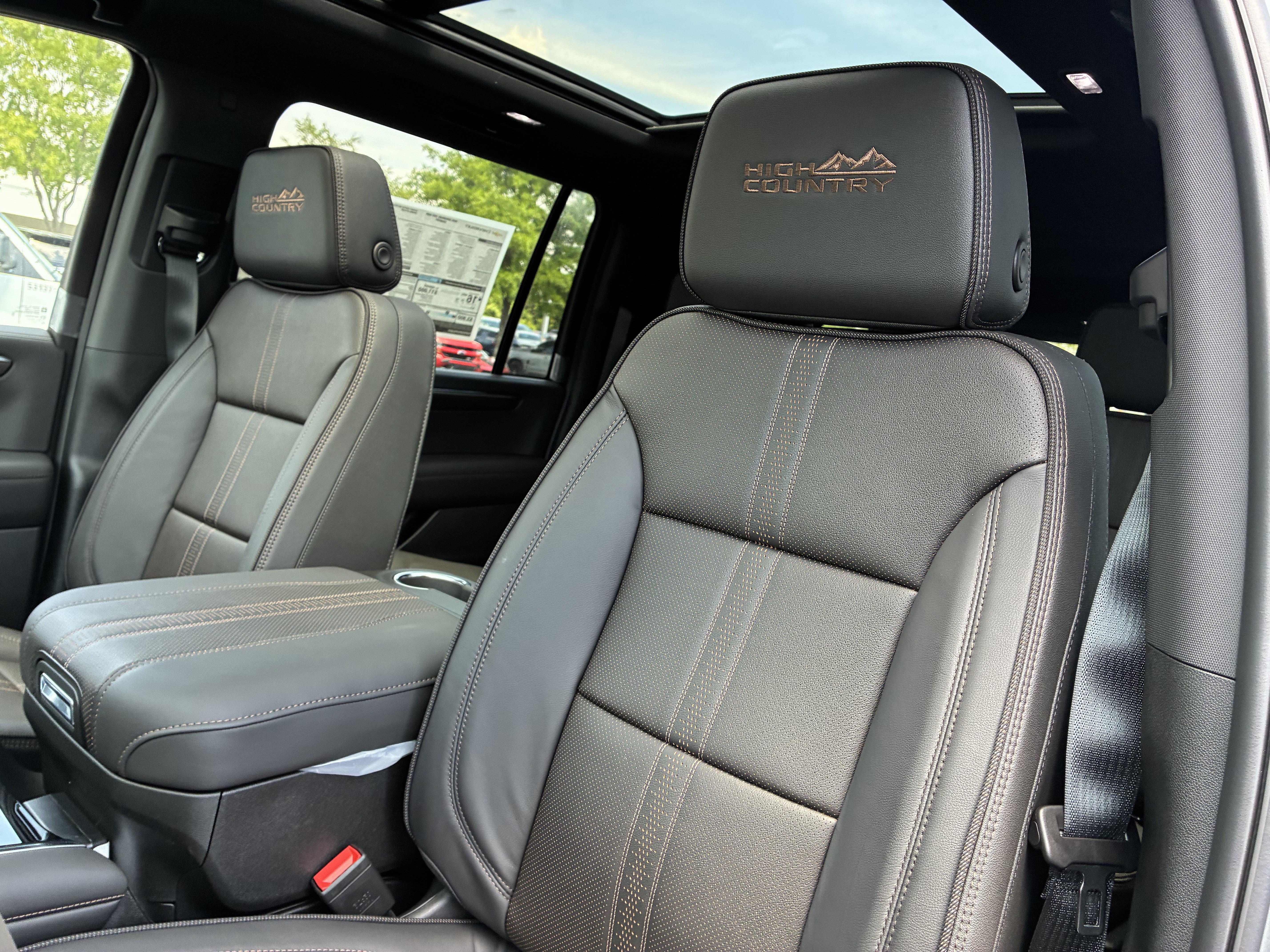 Used 2026 Chevrolet Suburban High Country RWD image 22