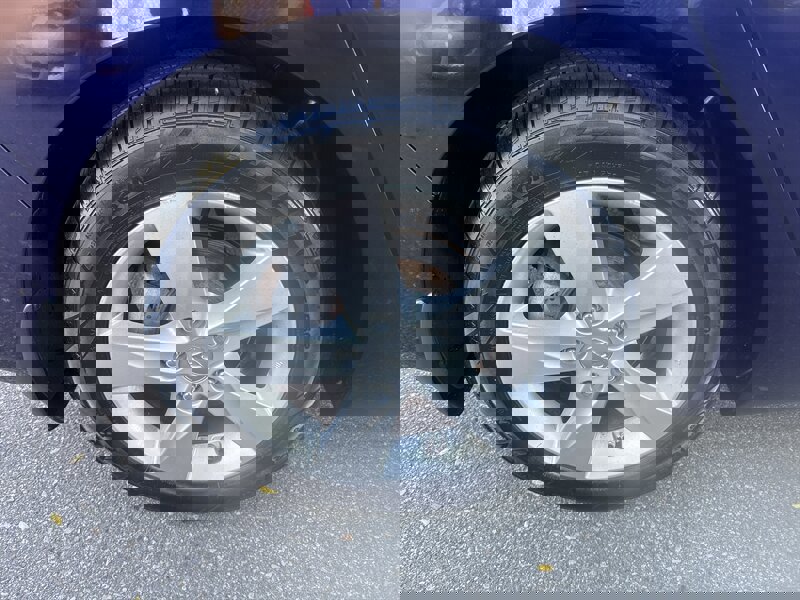 Used 2013 Hyundai Elantra GLS w/ Preferred Pkg image 11