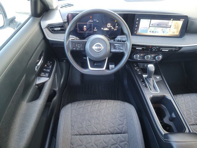 Used 2025 Nissan Kicks SV AWD/4WD image 15