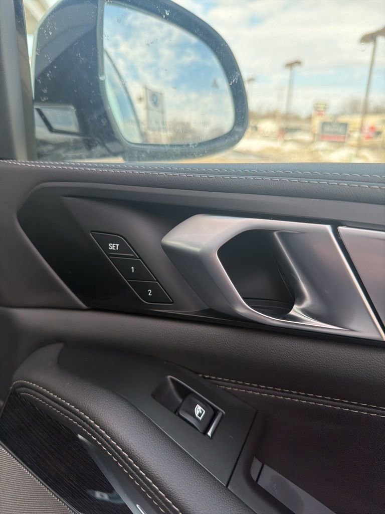 New 2026 BMW X7 xDrive40i w/ M Sport Package image 40