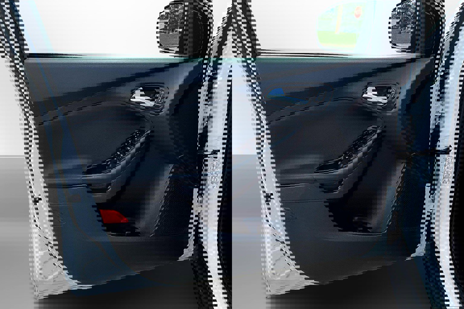 Used 2018 Ford Focus SE image 25