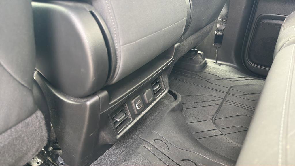 Used 2020 Chevrolet Silverado 1500 LT w/ All-Star Edition image 16