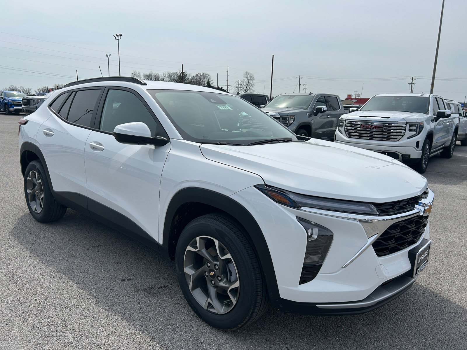 New 2026 Chevrolet Trax LT w/ Driver Confidence Package image 2