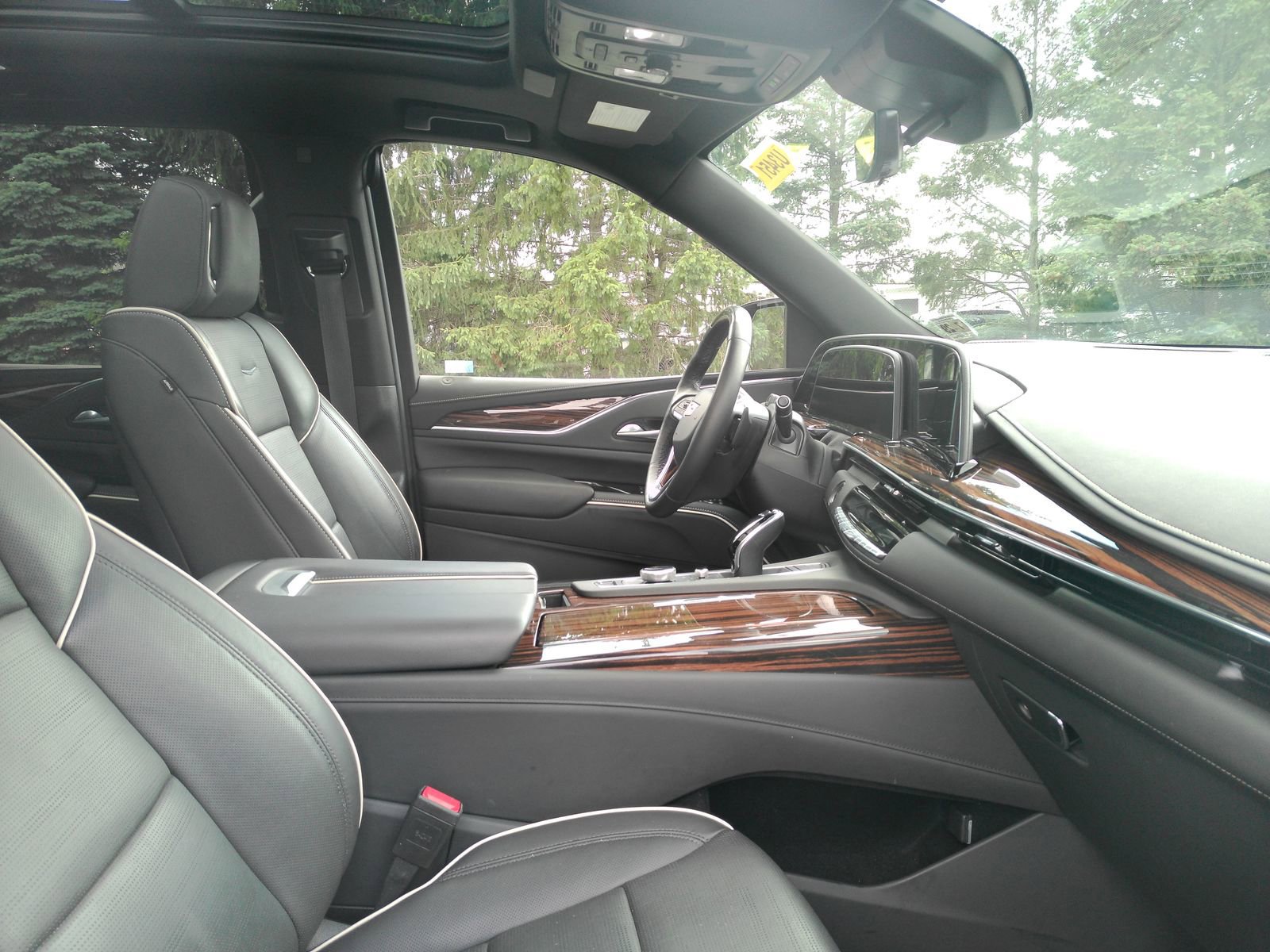 Certified 2024 Cadillac Escalade Premium Luxury AWD/4WD image 14