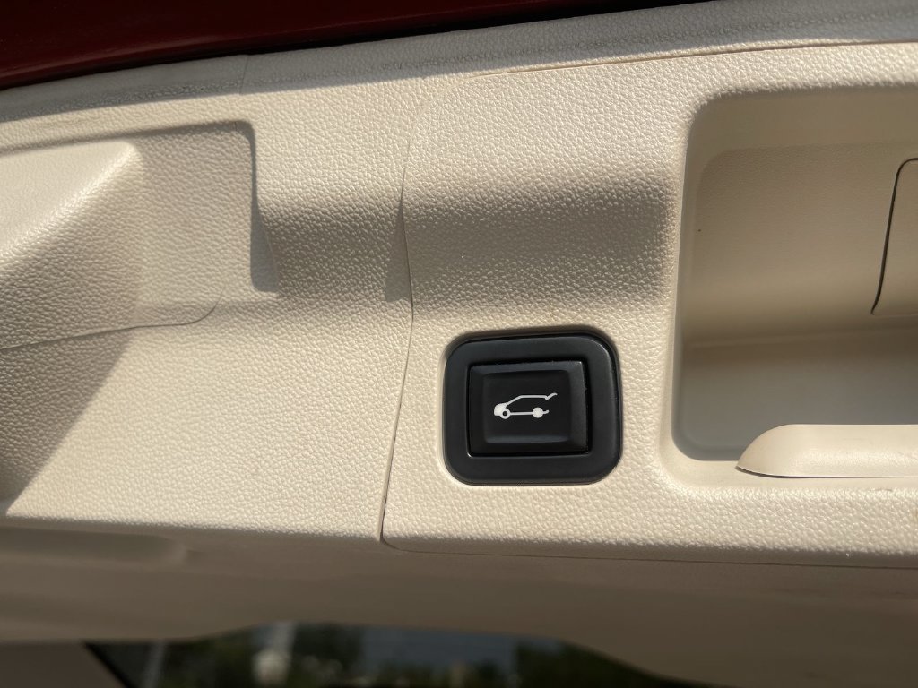 Used 2021 GMC Acadia Denali FWD image 5