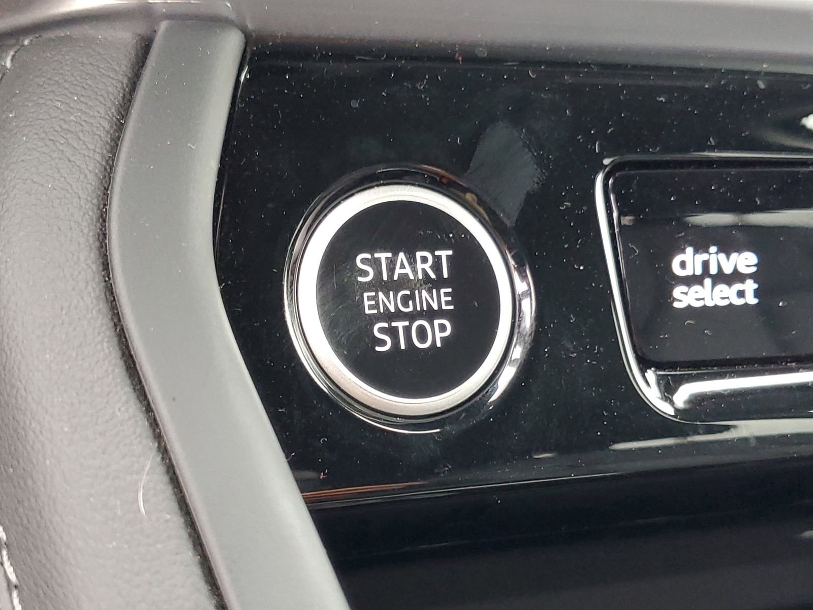 Used 2025 Audi Q5 Premium w/ Convenience Package image 30