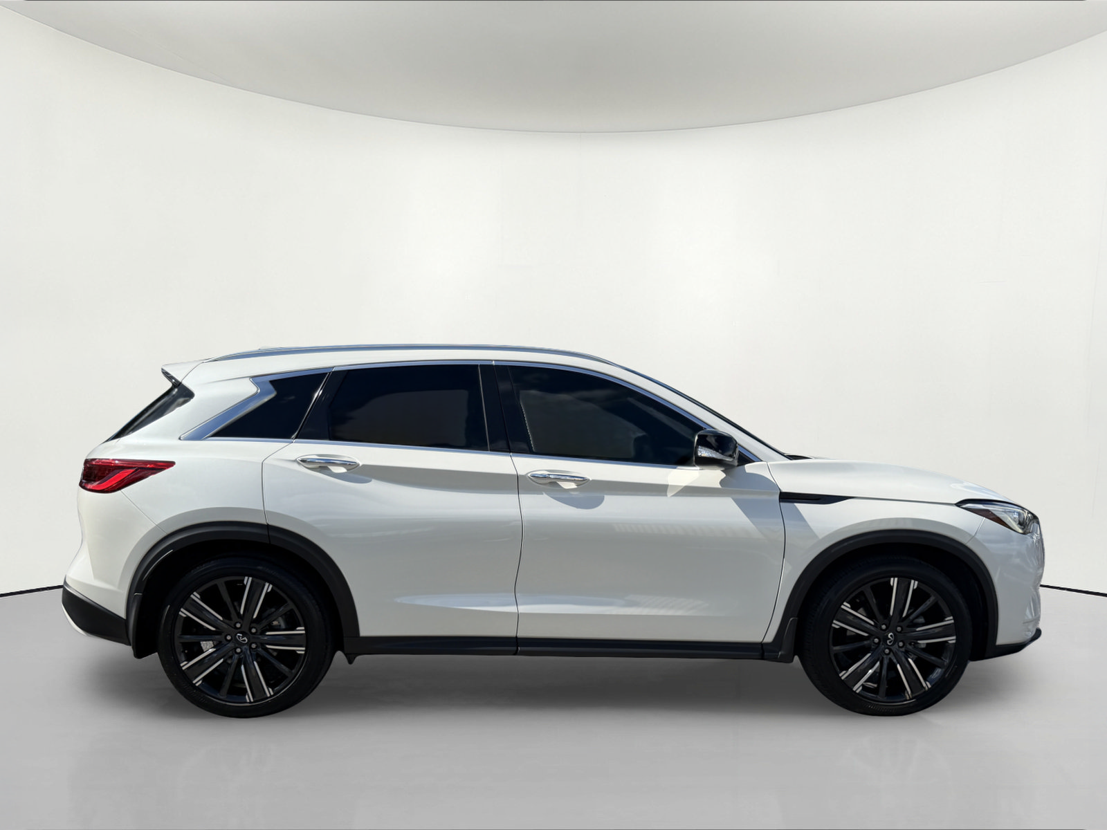 Used 2021 INFINITI QX50 Luxe w/ Appearance Package FWD image 7