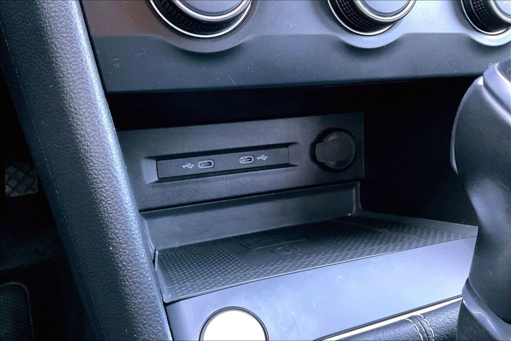 Used 2022 Volkswagen Taos SE image 16