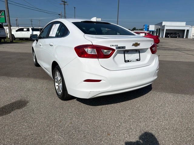 Used 2017 Chevrolet Cruze LT FWD image 8