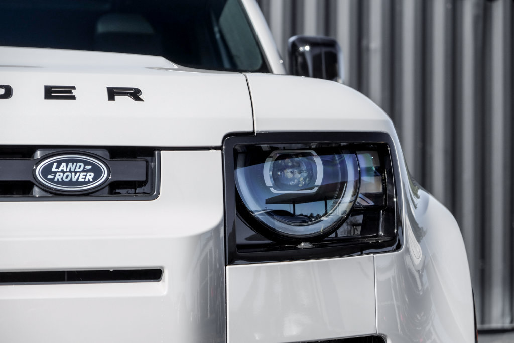 New 2026 Land Rover Defender 110 X-Dynamic SE AWD/4WD image 6