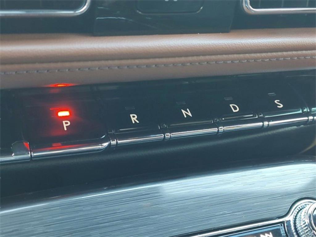 Used 2021 Lincoln Nautilus Reserve AWD/4WD image 23