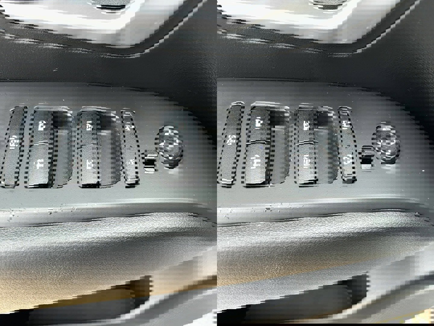 Used 2022 Hyundai Santa Cruz SEL Premium image 13