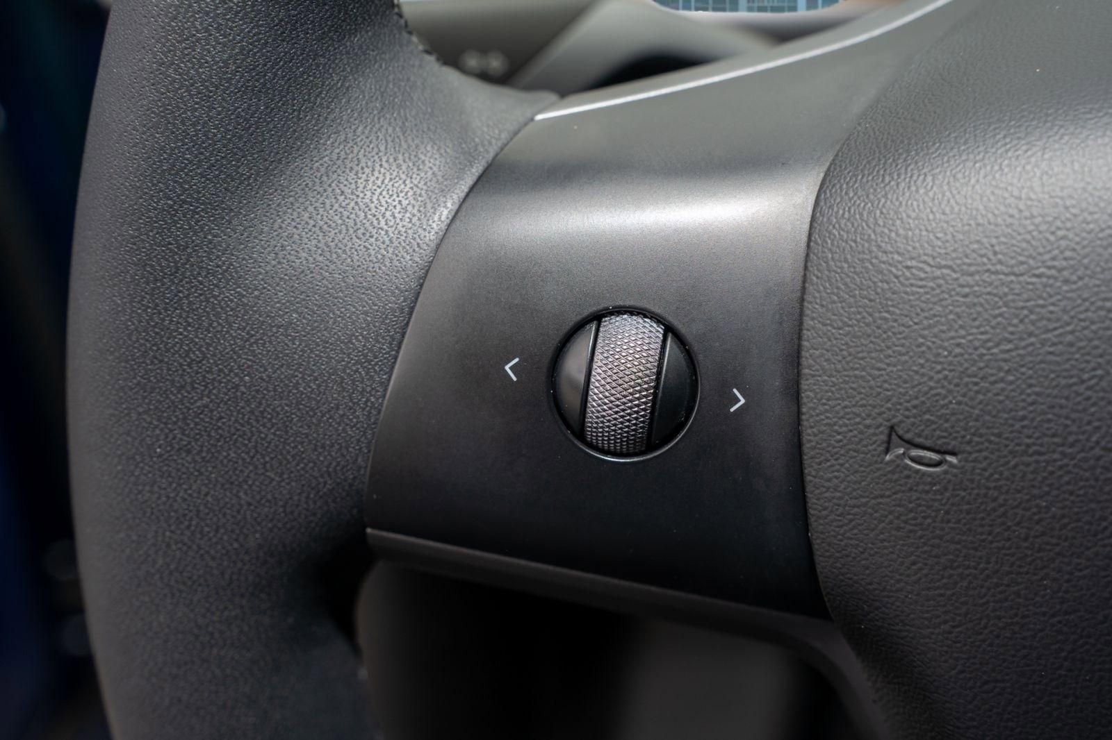 Used 2022 Tesla Model Y Performance image 28